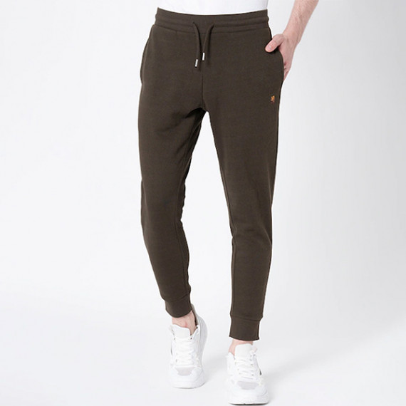 https://www.wayedge.in/products/men-olive-solid-joggers
