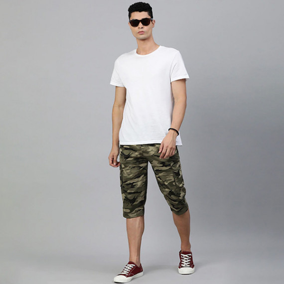 https://www.wayedge.in/products/men-olive-green-beige-camouflage-printed-pure-cotton-34th-cargo-shorts