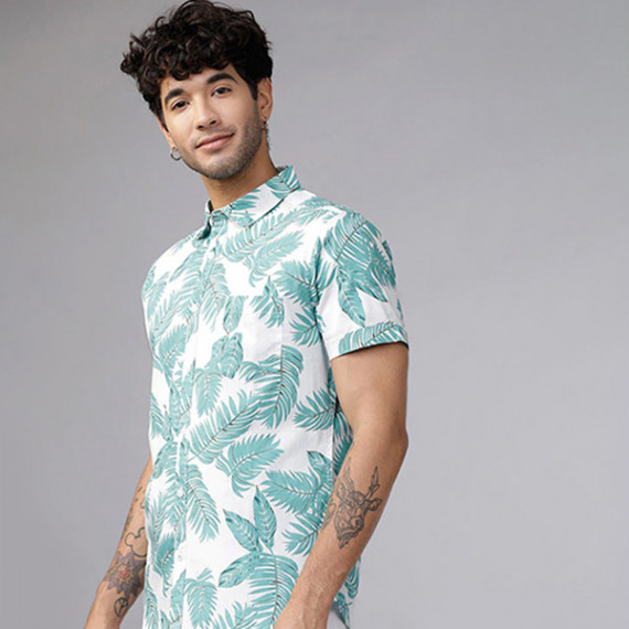 https://www.wayedge.in/products/men-green-white-slim-fit-printed-casual-shirt