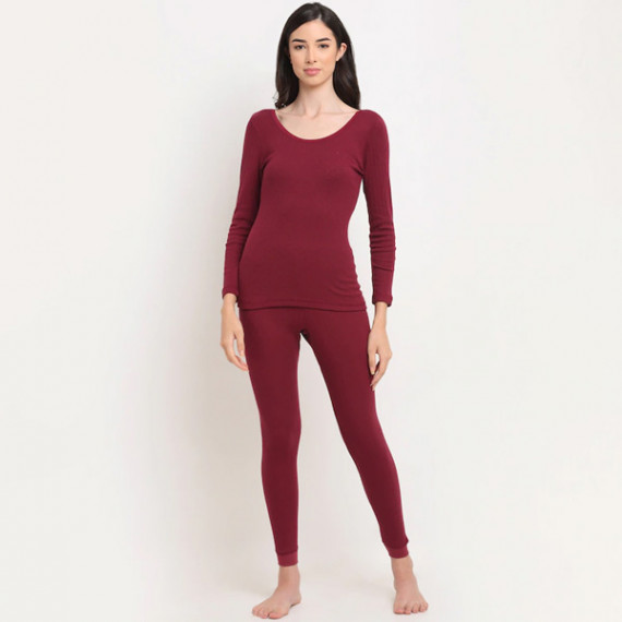 https://www.wayedge.in/products/women-maroon-striped-thermal-top